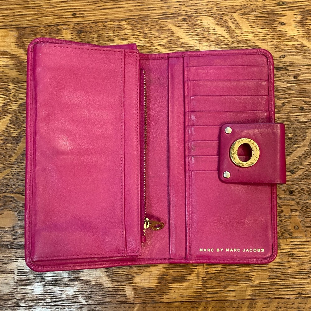 Marc by Marc Jacobs Fuschia Snakeskin Wallet - Picture 4 of 8